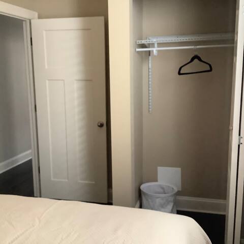 Beautiful space in NW Chicago gallery image 5