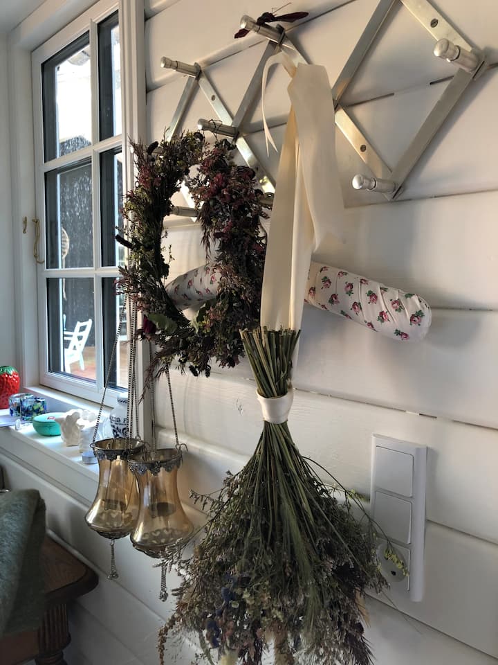 تزيين على الجدار في قاعة الحرير.