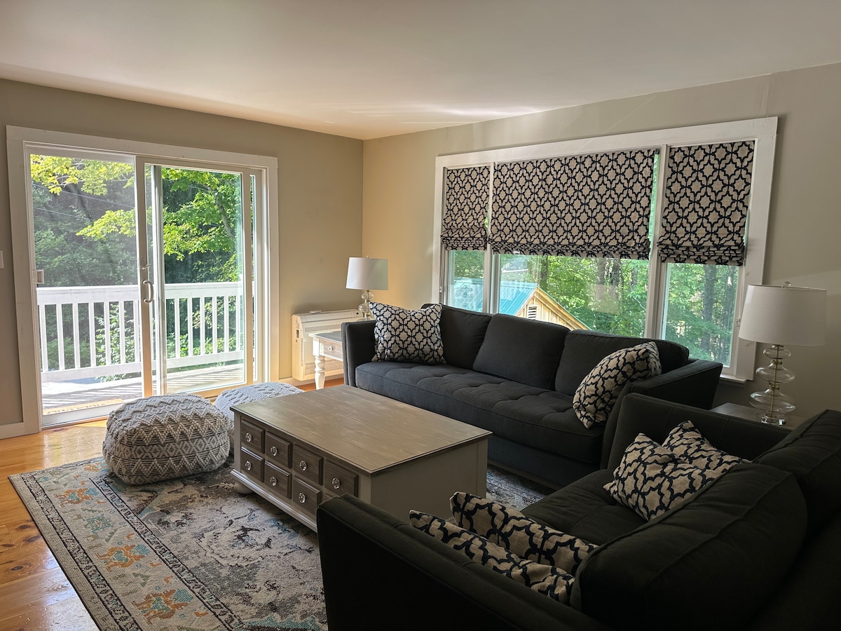 Top Airbnb: Okemo Mountain House & Private Hot Tub in Ludlow