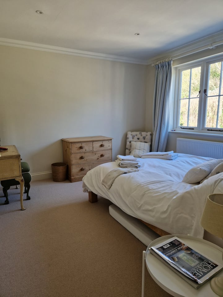 ห้องนอน 1 พร้อมเตียงคิงไซส์