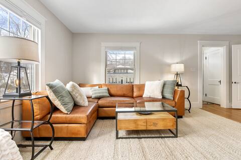 Sunny Saco minutes from downtown and beach