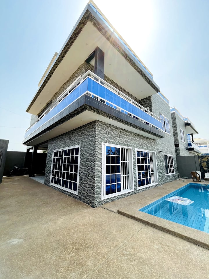 Lomé locations de vacances avec piscine Maritime Region, Togo Airbnb