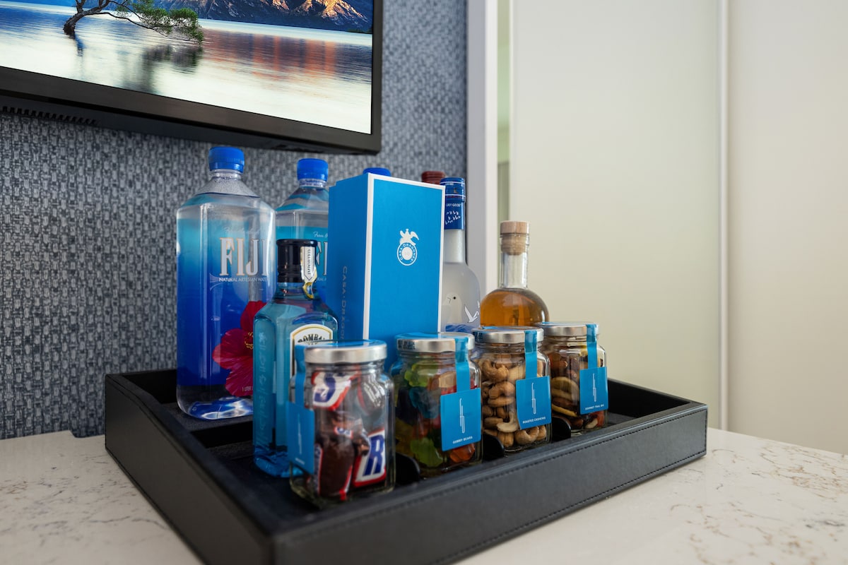 Fontainebleau Resort Suite