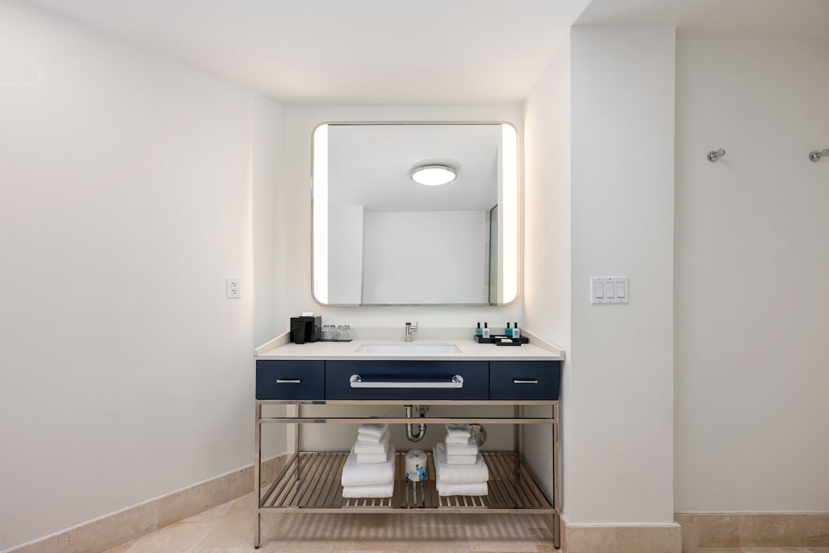 Fontainebleau Resort Suite