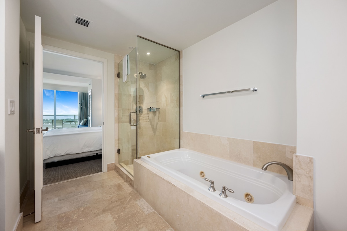 Fontainebleau Resort Suite