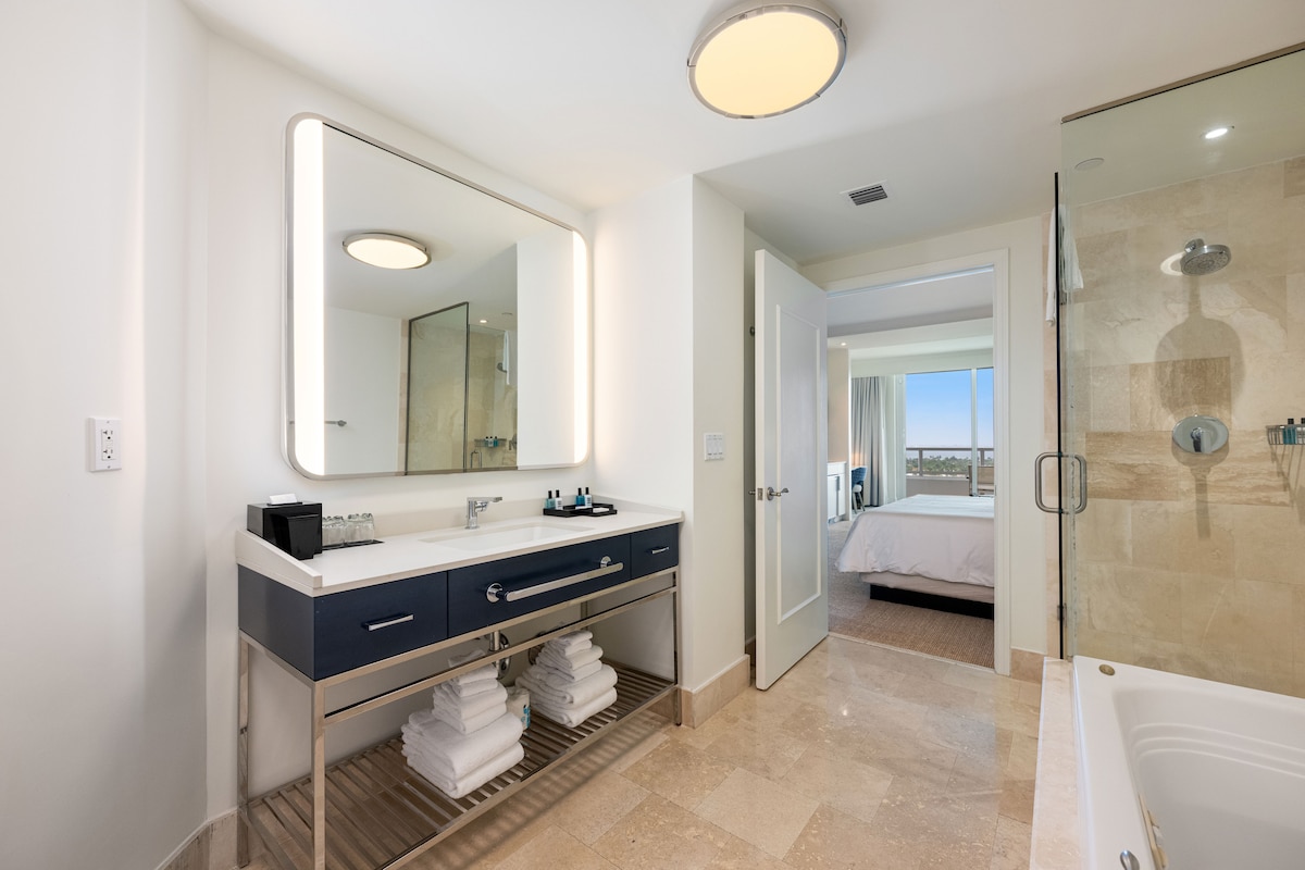 Fontainebleau Resort Suite