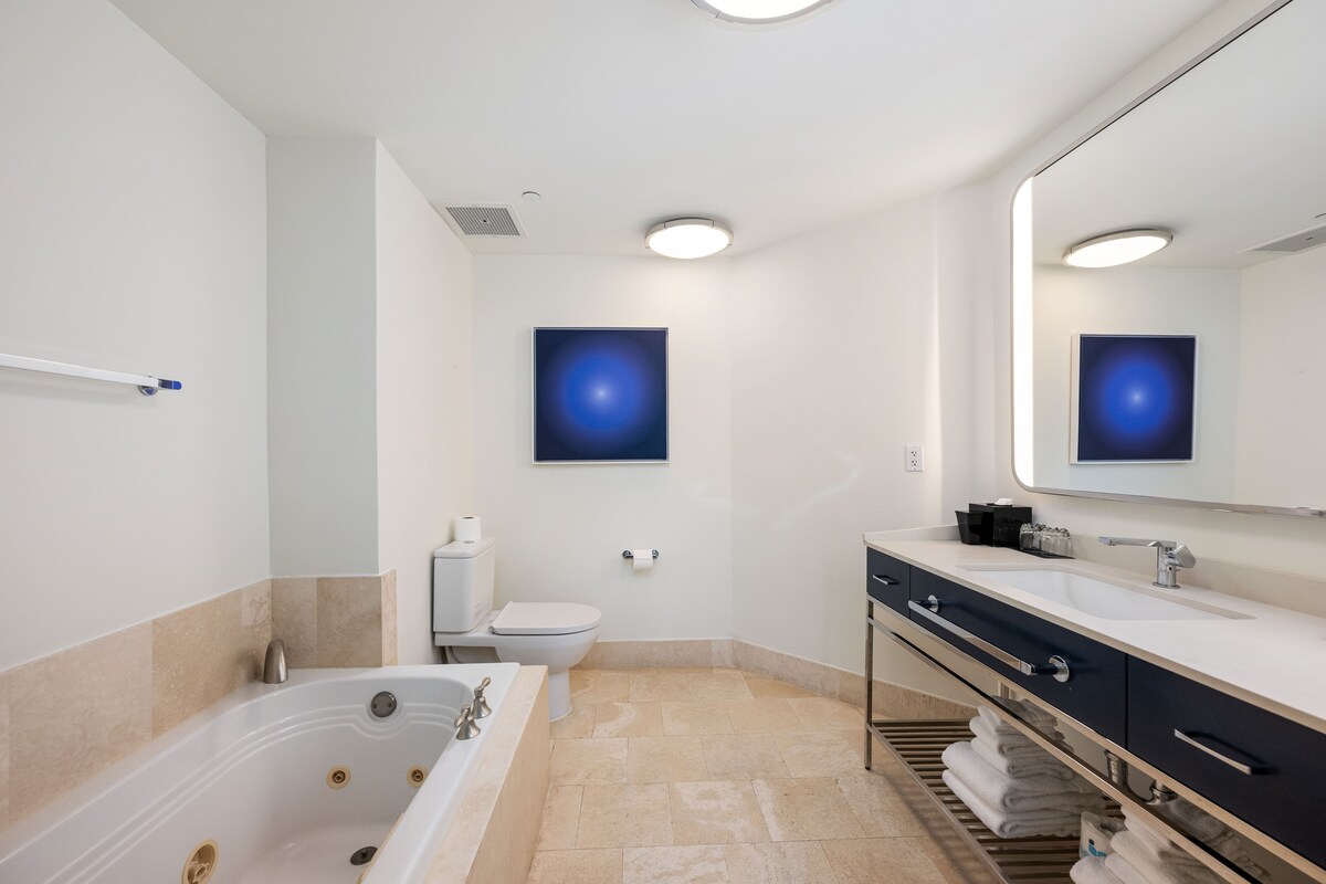 Fontainebleau Resort Suite