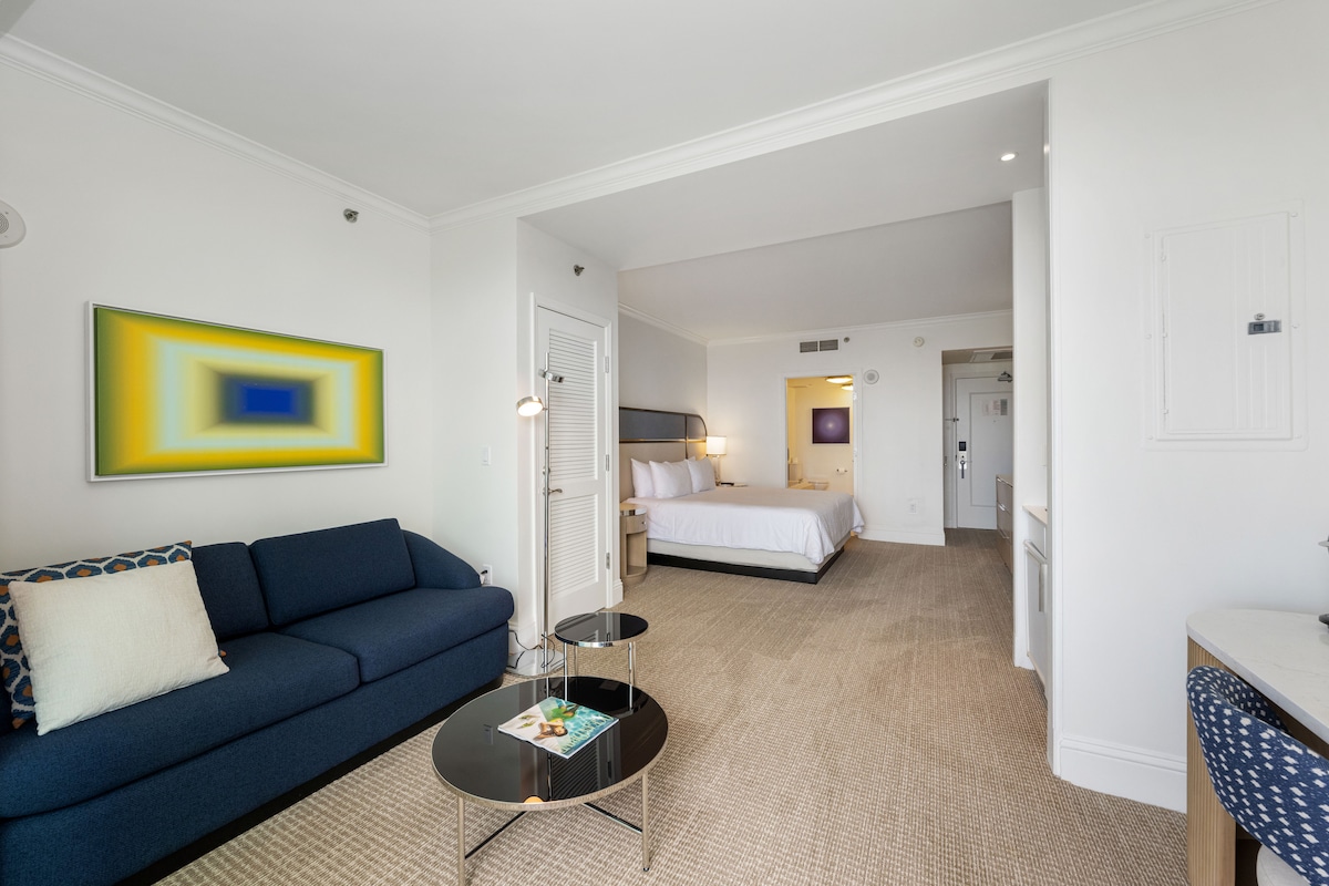 Fontainebleau Resort Suite