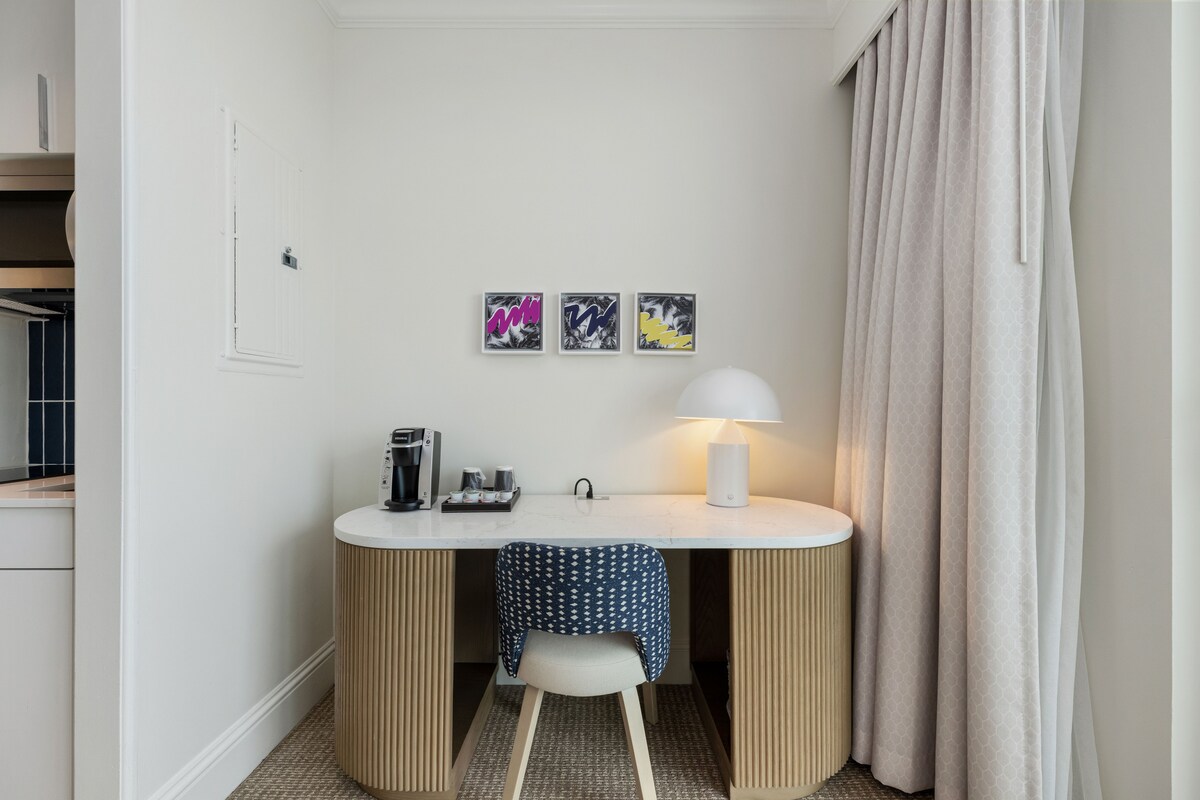 Fontainebleau Resort Suite