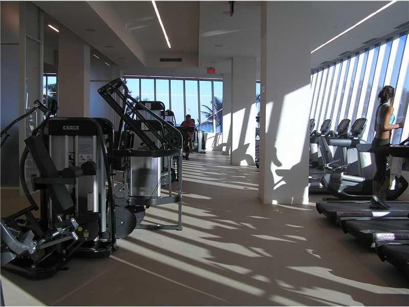 Fontainebleau Resort Suite