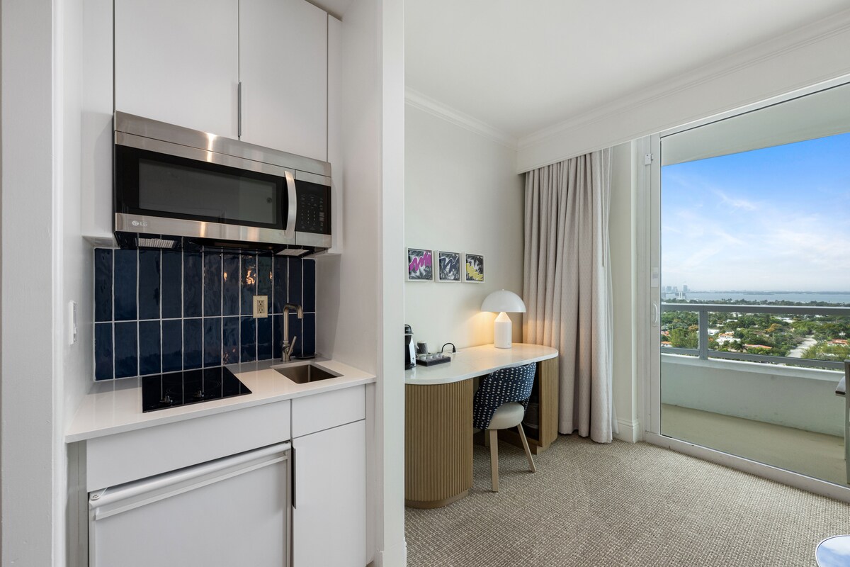 Fontainebleau Resort Suite