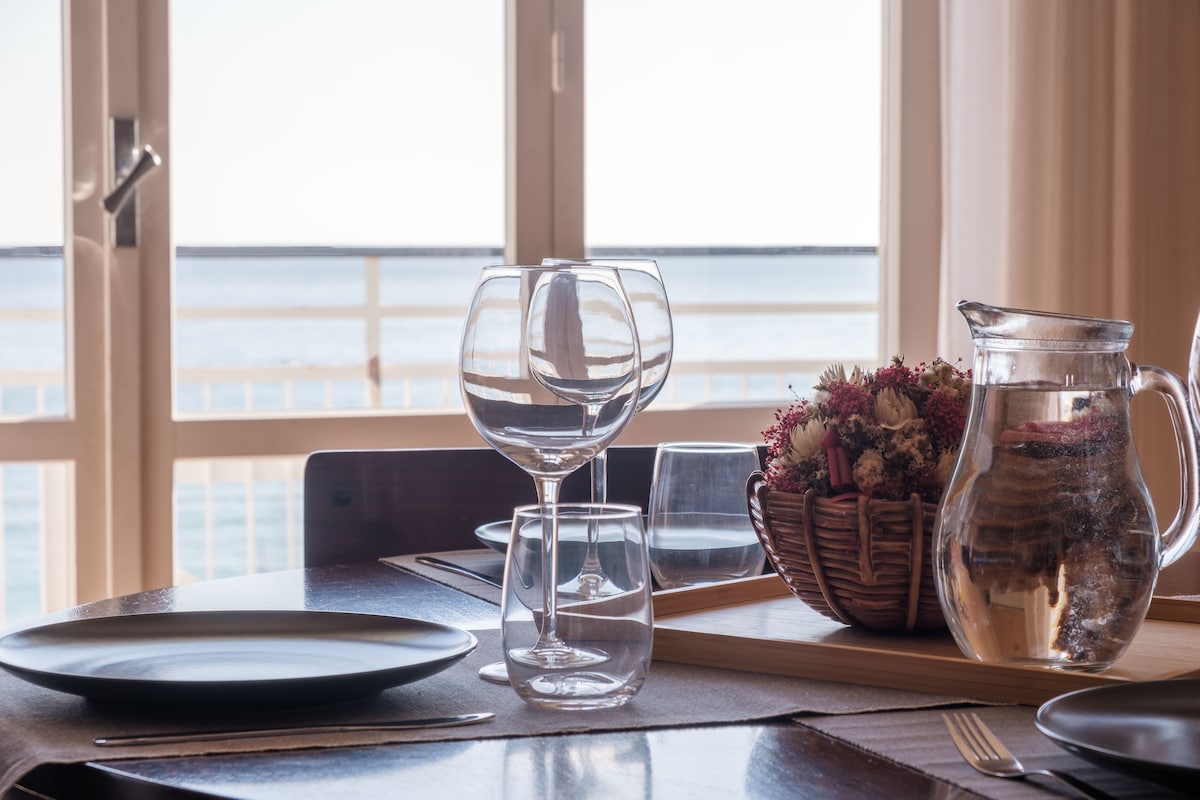 Popular Airbnb listing: Apartment by the sea in Loano