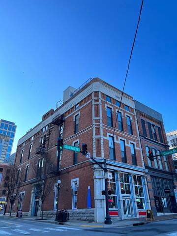 1882 Lofts – 401 – Downtown 2nd & Church gallery image 2