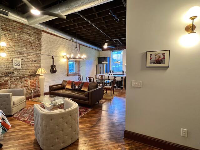 1882 Lofts – 401 – Downtown 2nd & Church gallery image 3