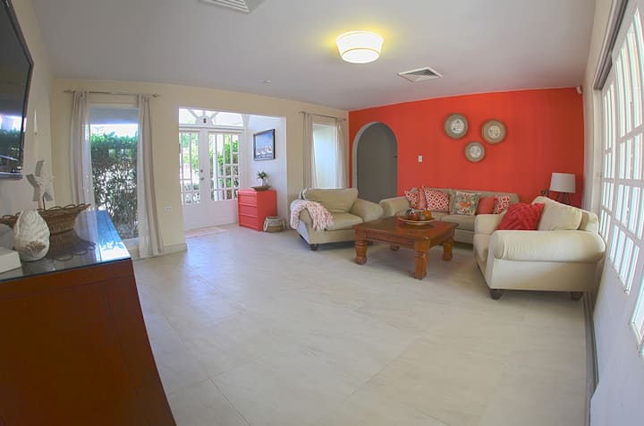 Wayaca Retreat-4br 3ba, Pool, Close To The Beach - Aruba
