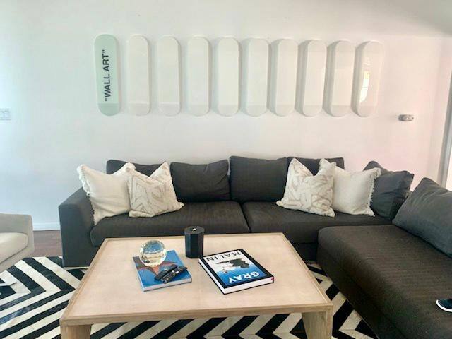 Sunset Plaza Infinity Pool House gallery image 5