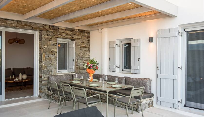 Seasterni Villa gallery image 5