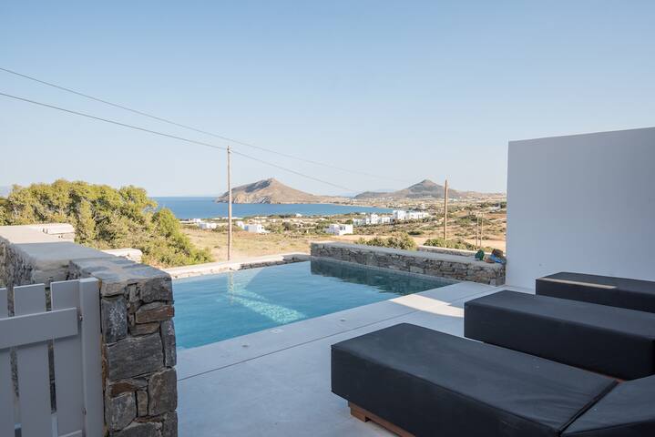 Seasterni Villa gallery image 2