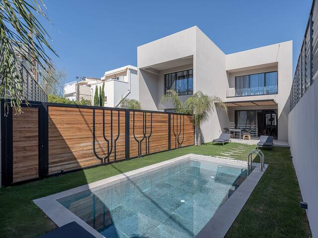 JnV Luxury Villas – Villa Paloma, Urban oasis