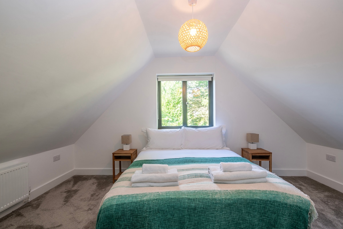 غرفة نوم 2 بسرير كبير وحمام داخلي (يمكن أيضًا أن تكون توأم)