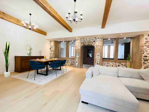 Château de Proméry | Parking | Unique | Spacious