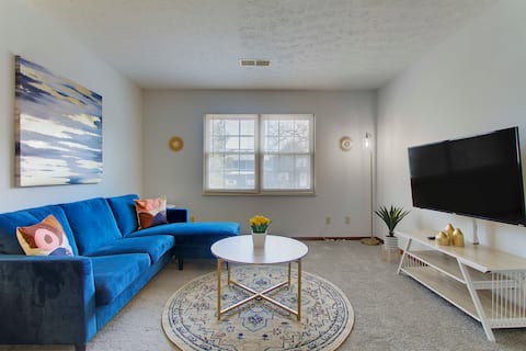 Contemporary 1 BD | Near Hall of Fame & Airport