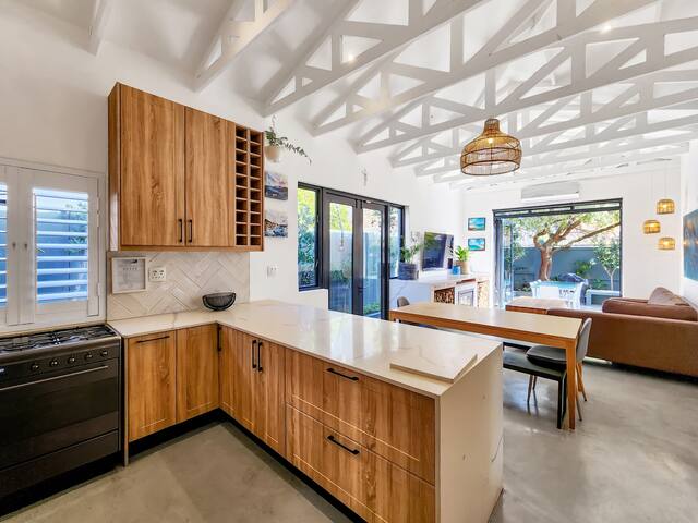 Adriatica – Stylish Retreat with Pool & Views gallery image 4