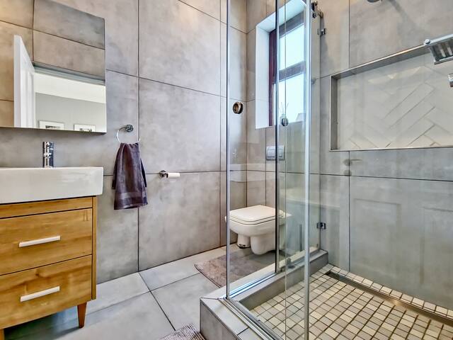 Cottage 8 – Stylish lock up and go in the city gallery image 3