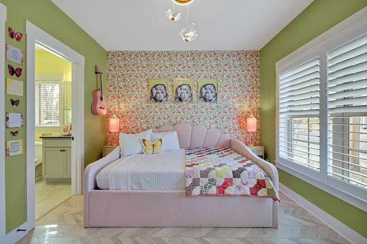 Chumba cha kulala chenye mandhari ya dolly