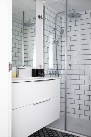 Calatrava IX – Darya Living gallery image 5