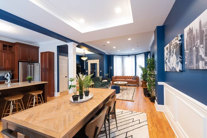 Stylish 3BD House 3min walk WrigleyField/Free Prkg gallery image 3