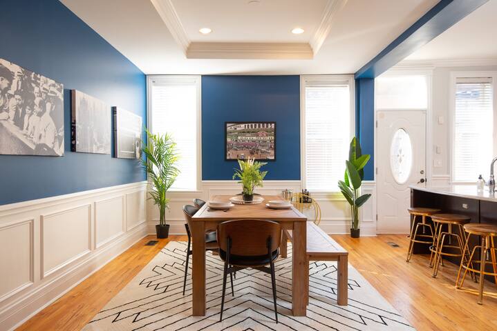 Entire Cubby Blue House – Wrigley ~Free Parking gallery image 5