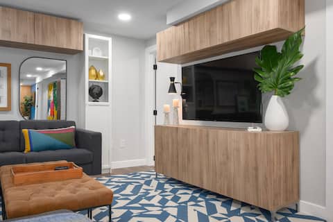 Popular Airbnb listing: TT Designs: The Jada in Glendale