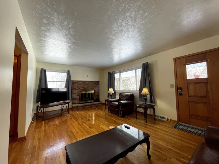 Knotty Pine Lakeview Ranch