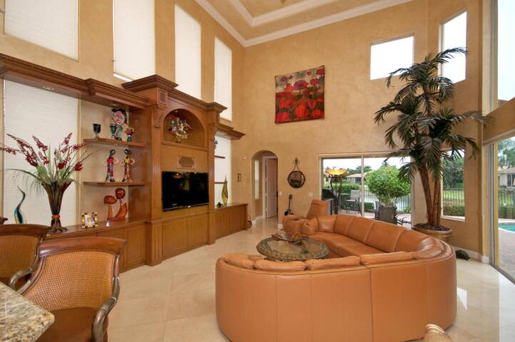 Luxe Compound gallery image 3