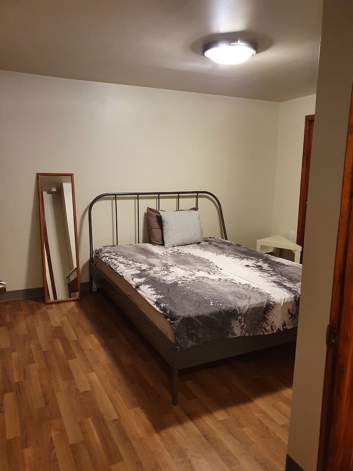 Treća spavaća soba s bračnim krevetom. 