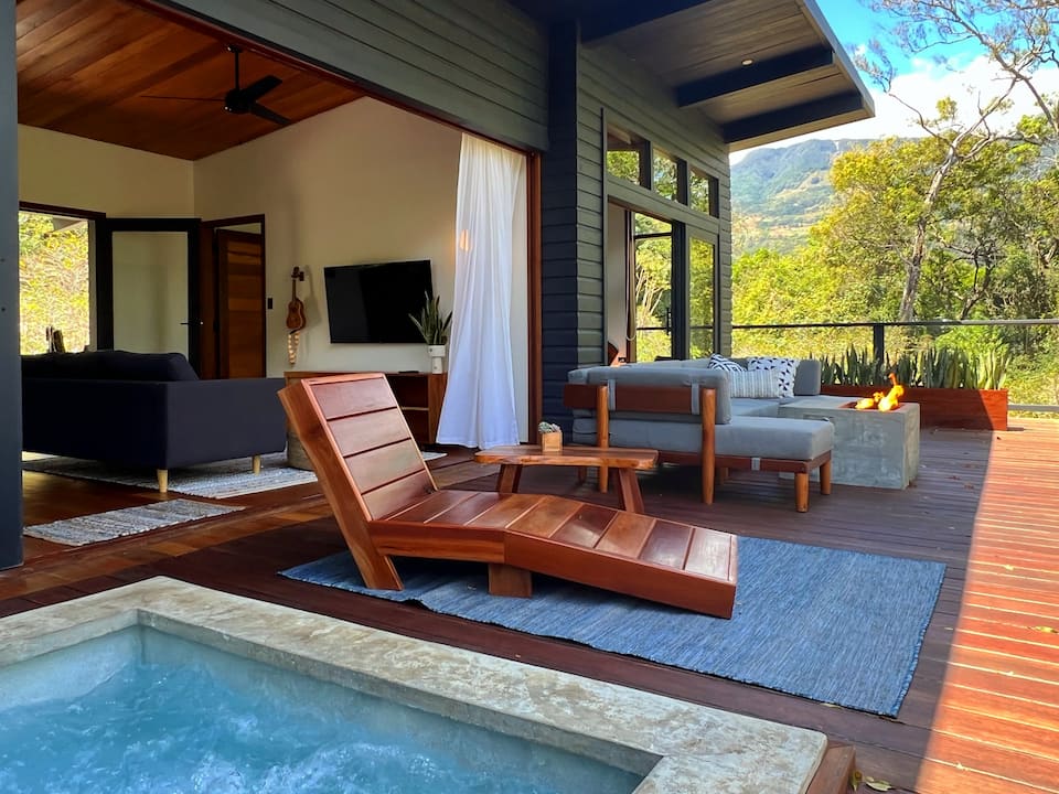 Top-earning Airbnb listing in Bajo Boquete, 2 bedrooms