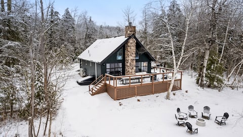 Tranquil 3-BR Waterfront Retreat