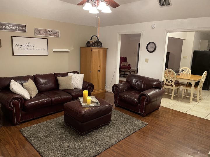 Magnolia Retreat - Home Away From Home - Shreveport, LA