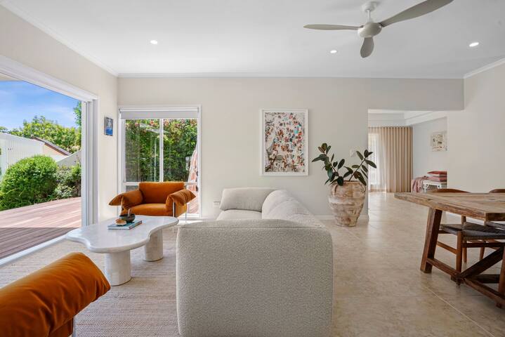 Noosa Heads Luxury Home gallery image 4