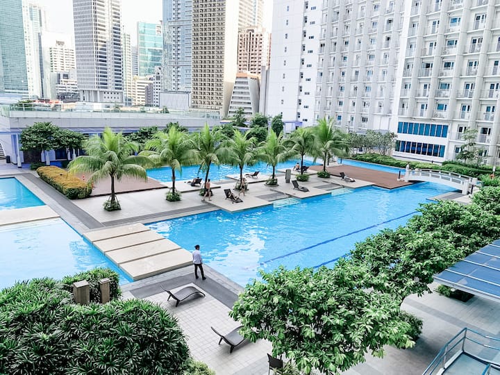 Entire Condo with Balcony in Makati Apartments for Rent in Makati