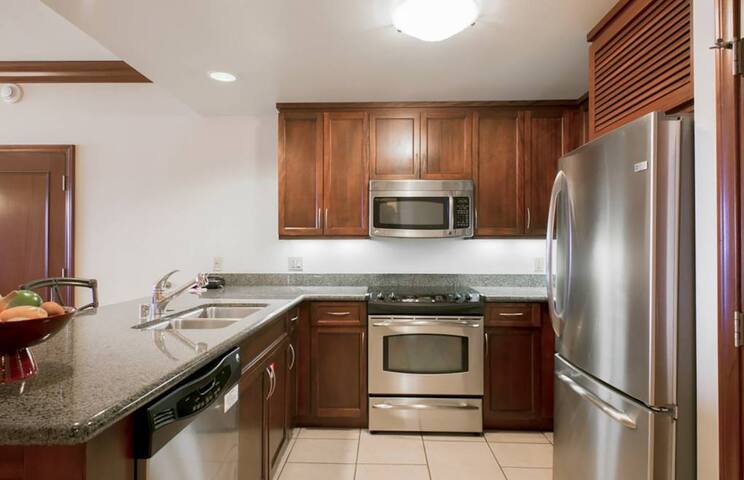 Beachfront Fun KoOlina Resort Club+Amenities. 3BR gallery image 5