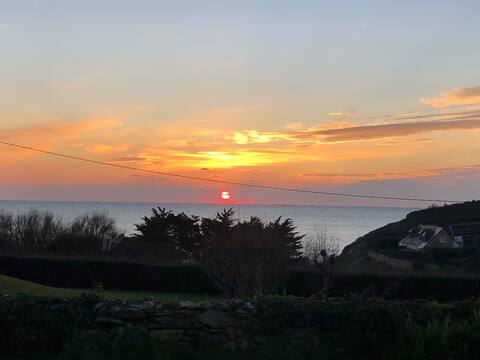 Completely west facing the sea