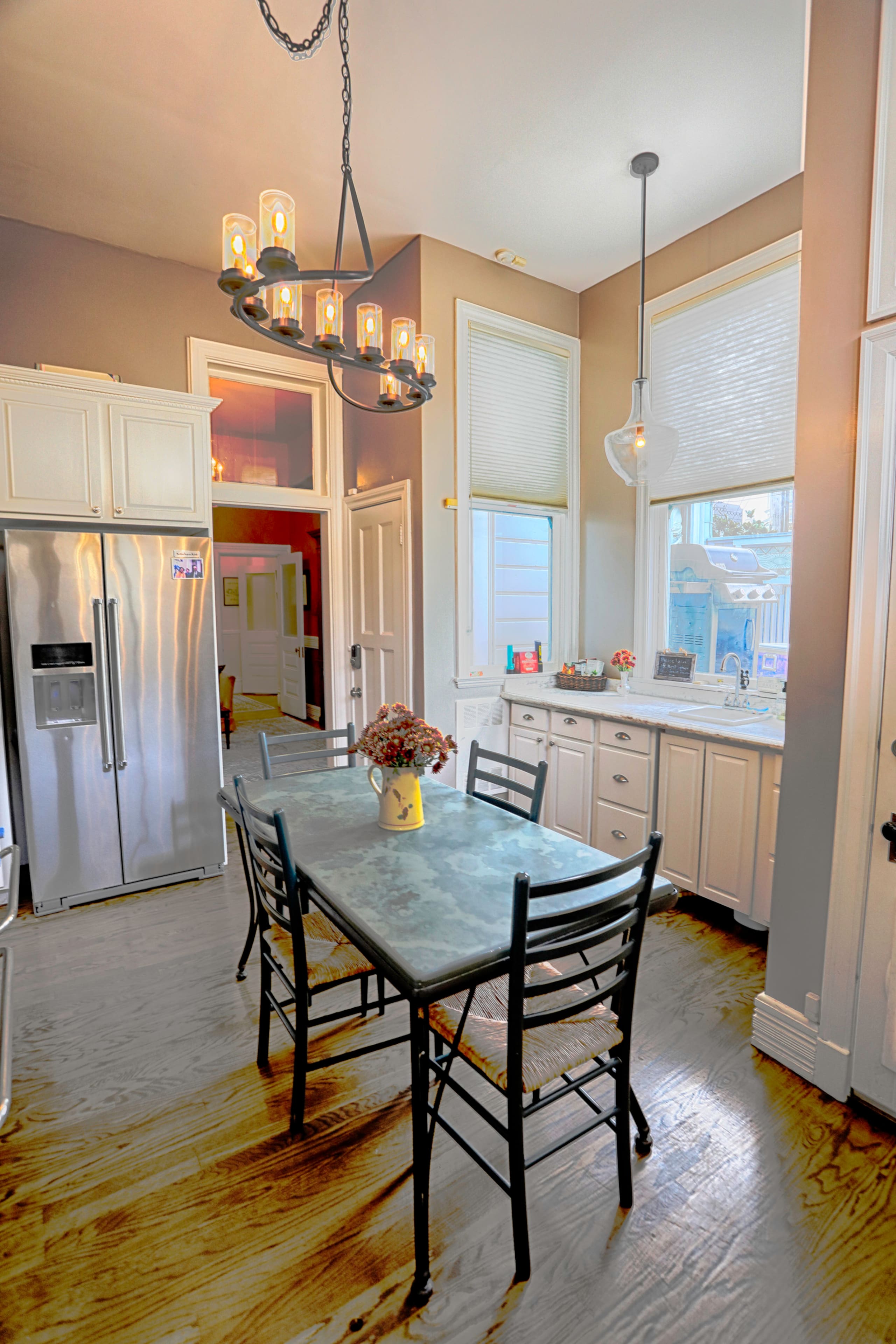 Home in San Francisco · ★4.96 · 6 bedrooms · 8 beds · 4.5 baths - Image 14