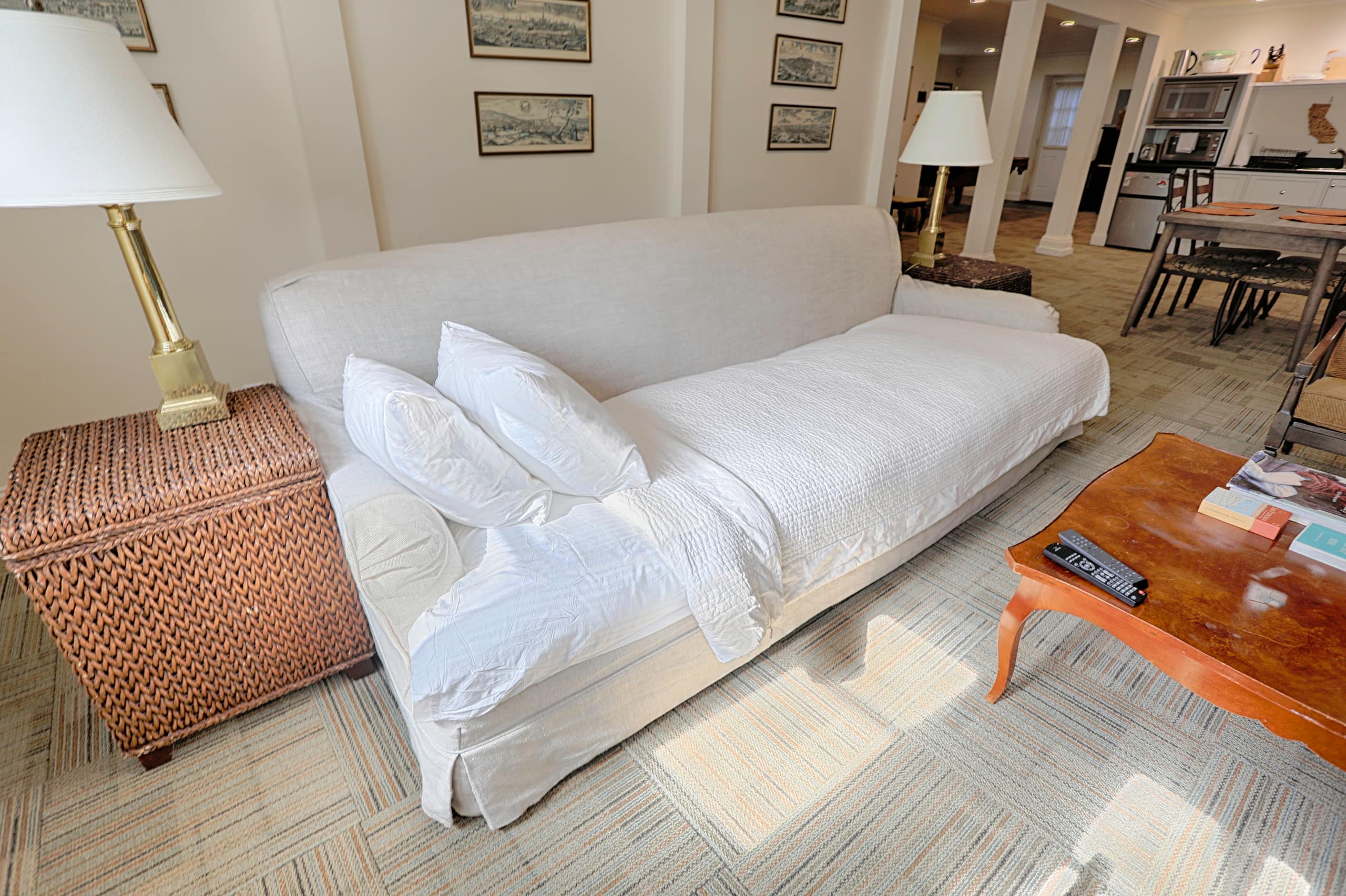 Home in San Francisco · ★4.96 · 6 bedrooms · 8 beds · 4.5 baths - Image 11