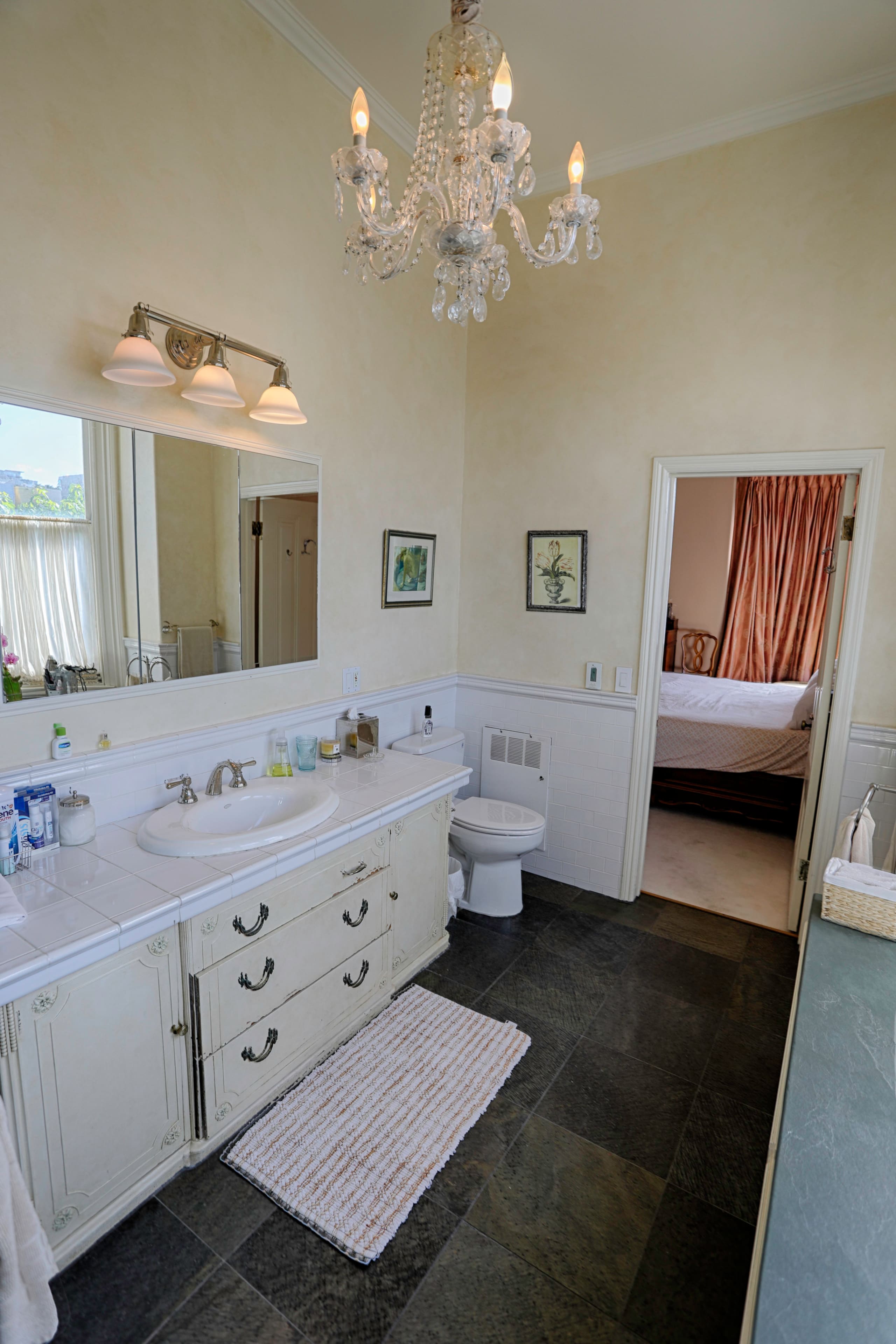 Home in San Francisco · ★4.96 · 6 bedrooms · 8 beds · 4.5 baths - Image 34