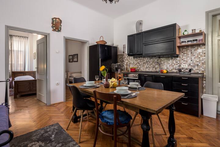 Molo Longo - Central Apartments managed Airbnb listing 1