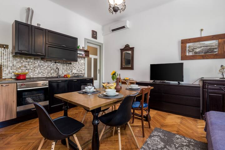 Molo Longo - Central Apartments managed Airbnb listing 2