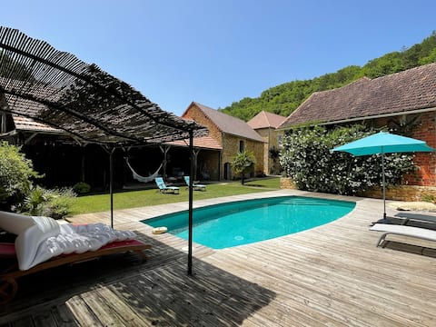 Superior village house with heated pool and AC