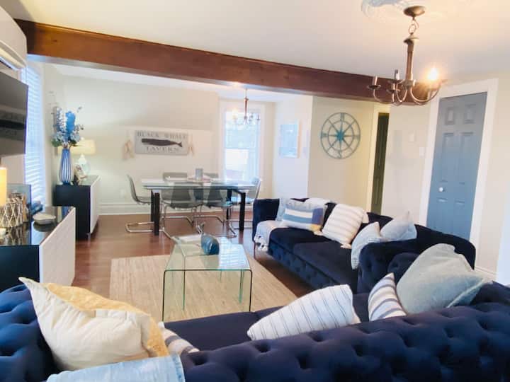 Villa Nantuket 2 minutes from Sandy Beach Hudson! Houses for Rent in